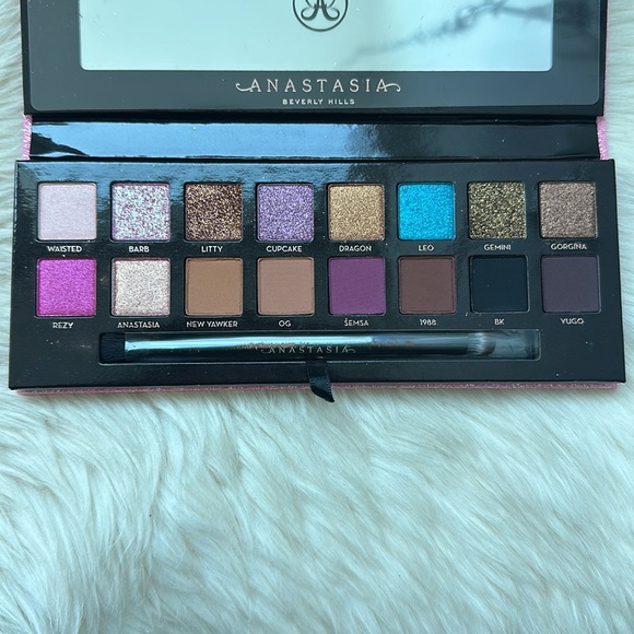 Anastasia Beverly Hills Amrezy Eyeshadow Palette - Brand New in Box